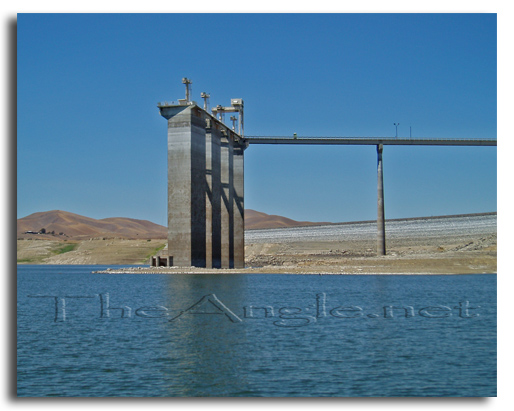 [Image San Luis Reservoir Trash Racks]